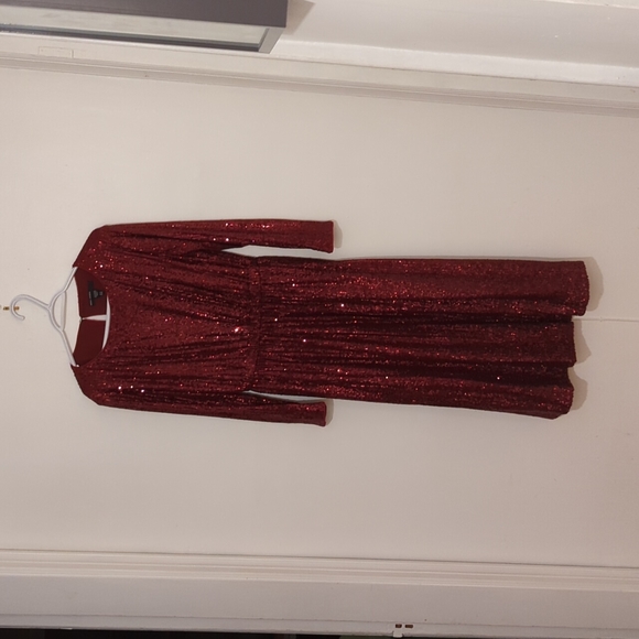 Red sequin dress - Picture 2 of 4